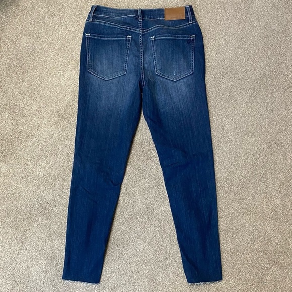 American Rag High Waisted Dark Wash Button Fly Ankle Jeans Size 5 - Picture 3 of 4